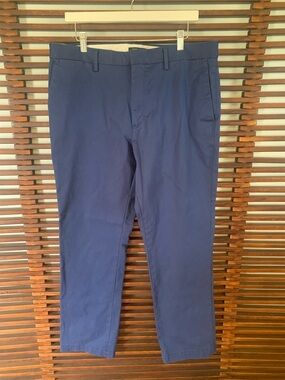 🎉NEW LISTING!🎉Banana Republic Men's Navy Blue Chino Pants